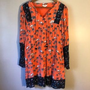 WORN ONCE CROWN&IVY ORANGE AND BLUE FLOWY DRESS